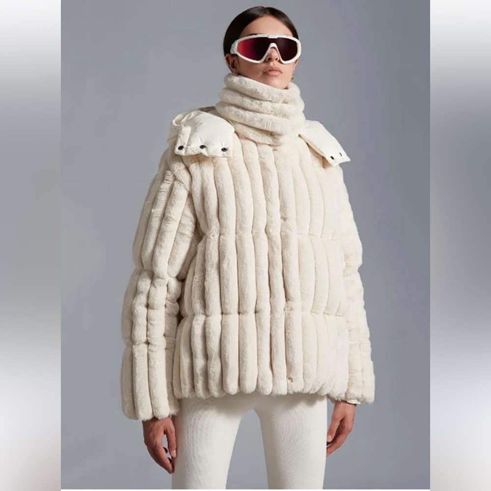 Moncler white fare faux-fur puff coat size S/1 SUPER COZY n SOFT!!